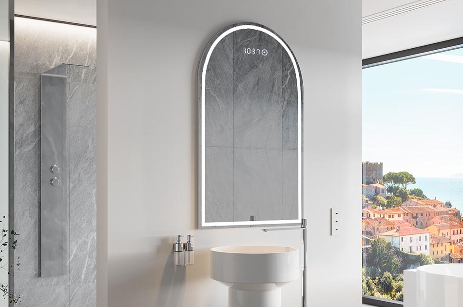 Nepravidelné zrcadlo s jemným ambientním podsvícením do elegantního interiéru | ARTFORMA