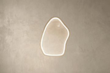 Zrcadla v dekorativním rámu