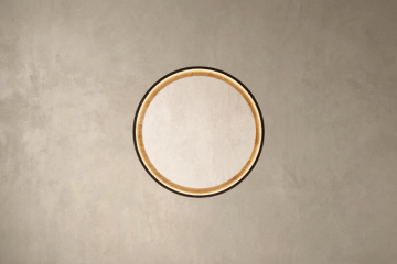 Zrcadla v dřevěném rámu